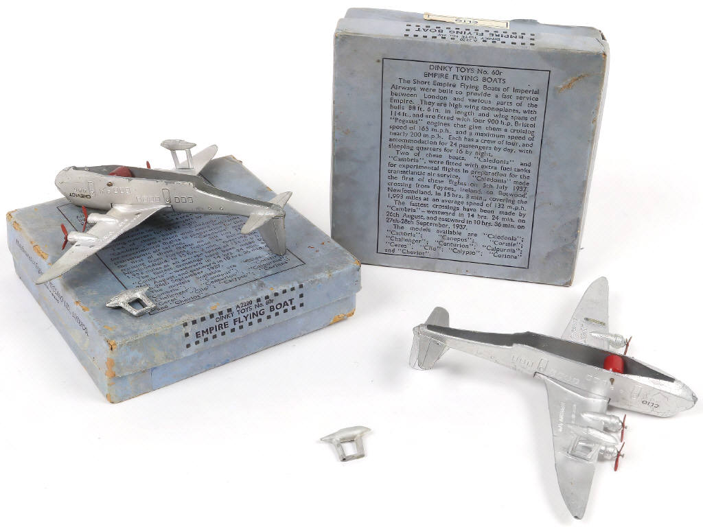 Lot 273 - DINKY TOYS (GB) (2)