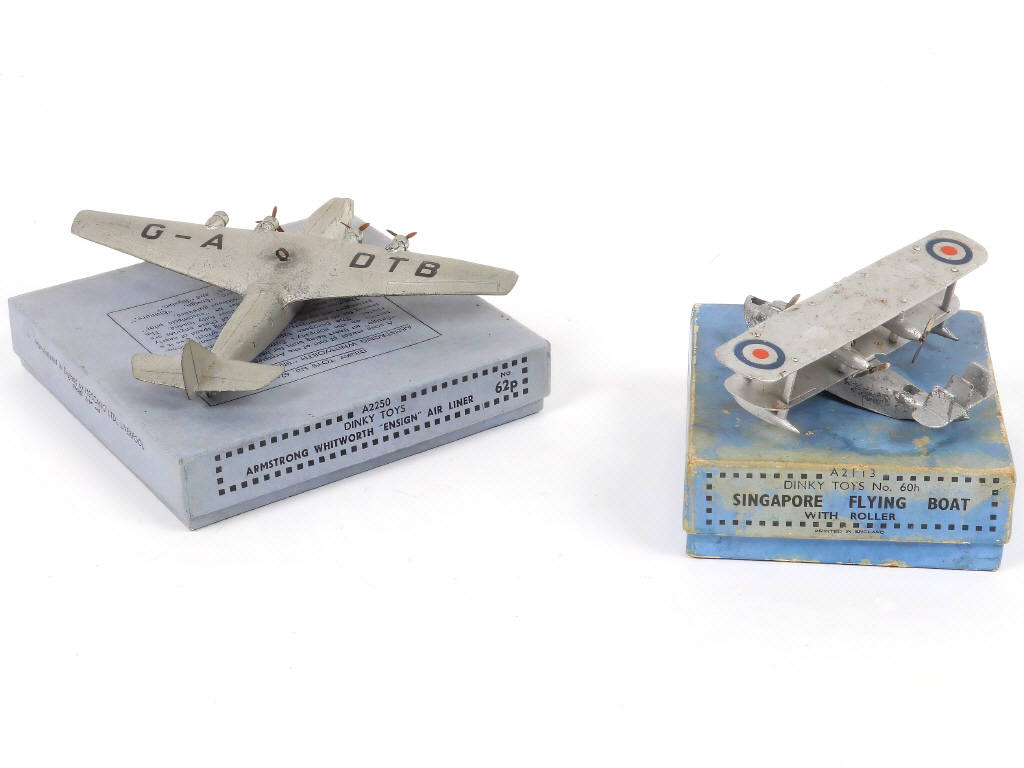 Lot 270 - DINKY TOYS (GB) (2)