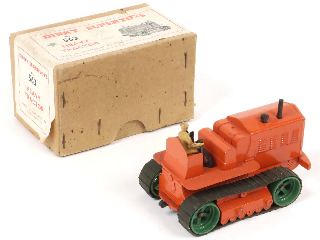 Lot 253 - DINKY TOYS (GB) (1)