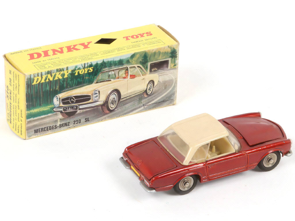 Lot 216 - DINKY TOYS (FRANCE) (1)