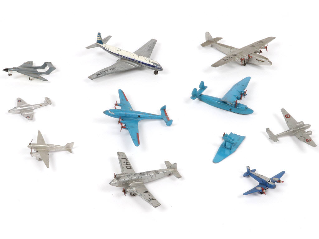 Lot 282 - DINKY TOYS (GB) (10)