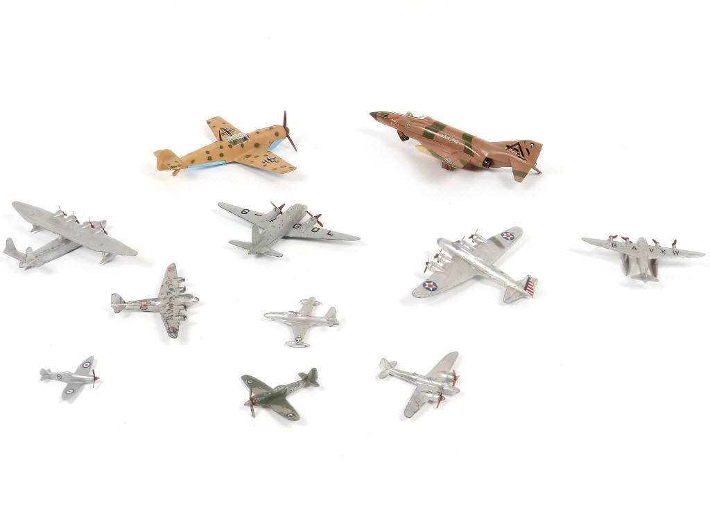 Lot 283 - DINKY TOYS (GB) (11)