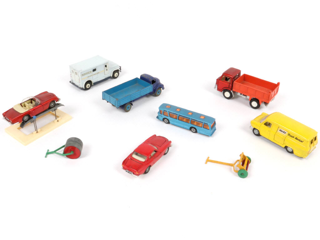 Lot 97 - DIVERS (10)