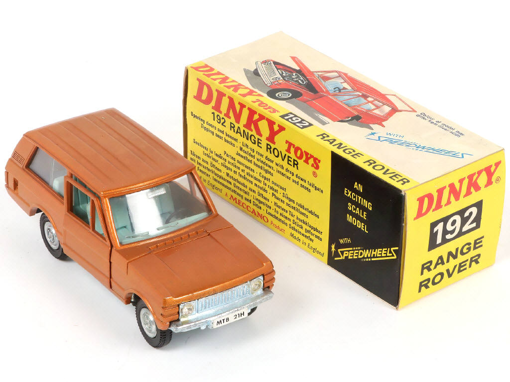Lot 256 - DINKY TOYS (GB) (3)