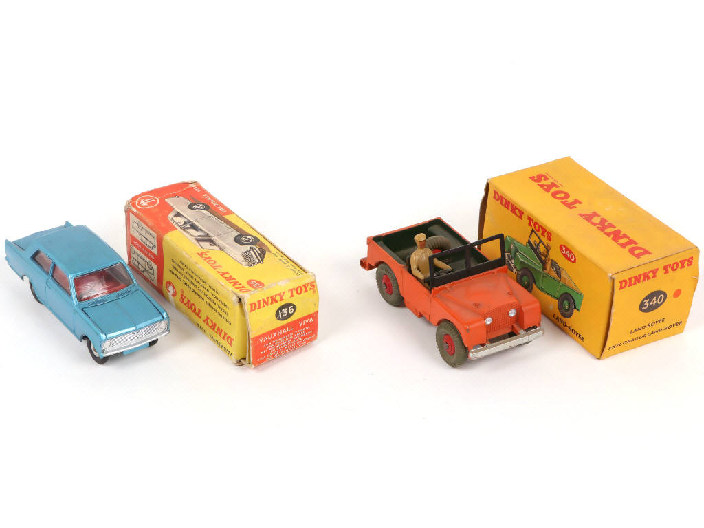 Lot 246 - DINKY TOYS (GB) (2)
