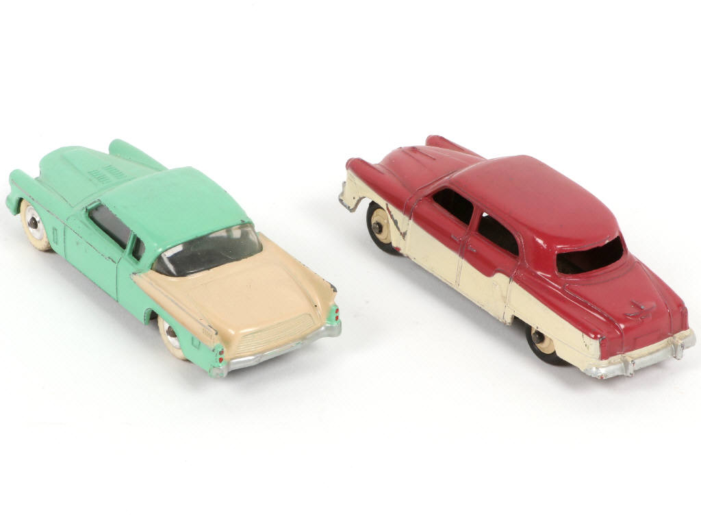 Lot 244 - DINKY TOYS (GB) (2)