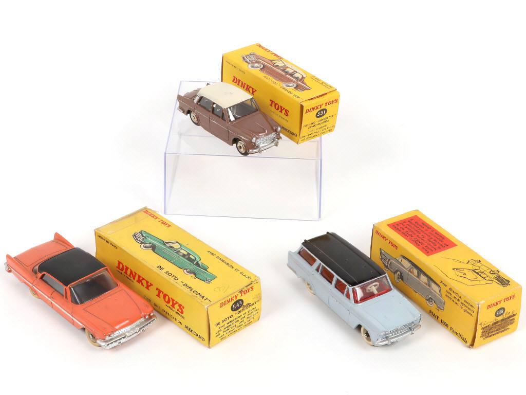 Lot 290 - DINKY TOYS (FRANCE) (3)