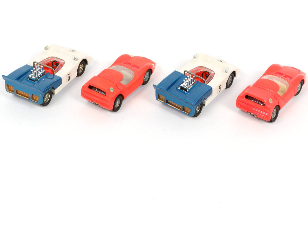 Lot 261 - DINKY TOYS (GB) (4)