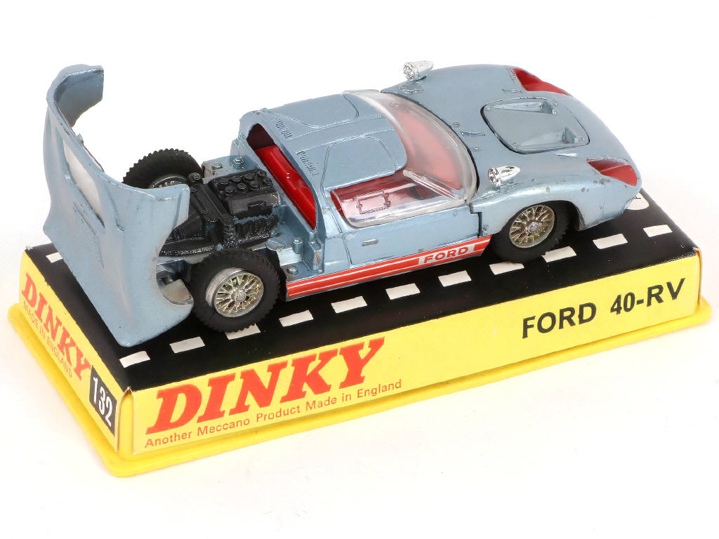 Lot 252 - DINKY TOYS (GB) (3)