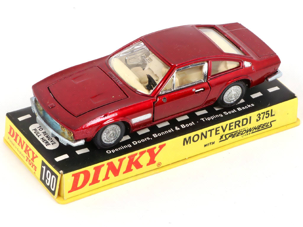 Lot 255 - DINKY TOYS (GB) (3)