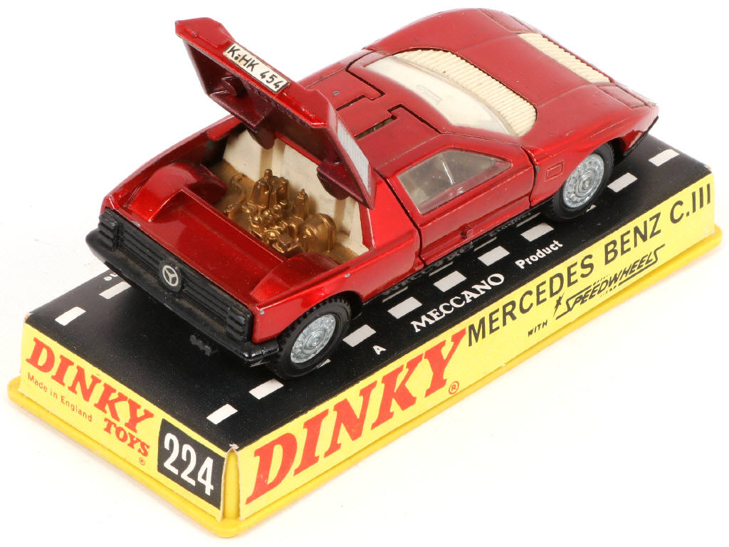 Lot 257 - DINKY TOYS (GB) (3)