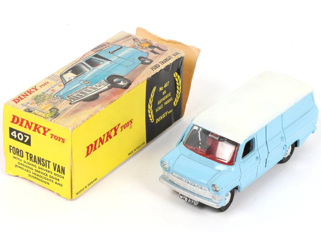 Lot 241 - DINKY TOYS (GB) (2)