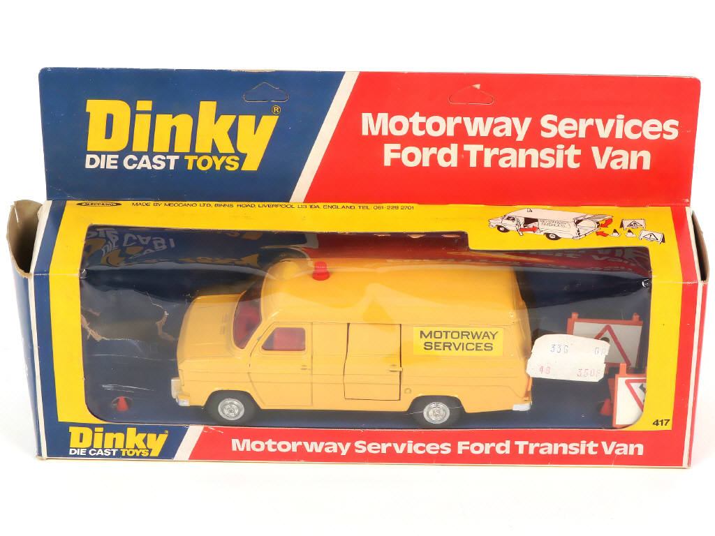 Lot 241 - DINKY TOYS (GB) (2)