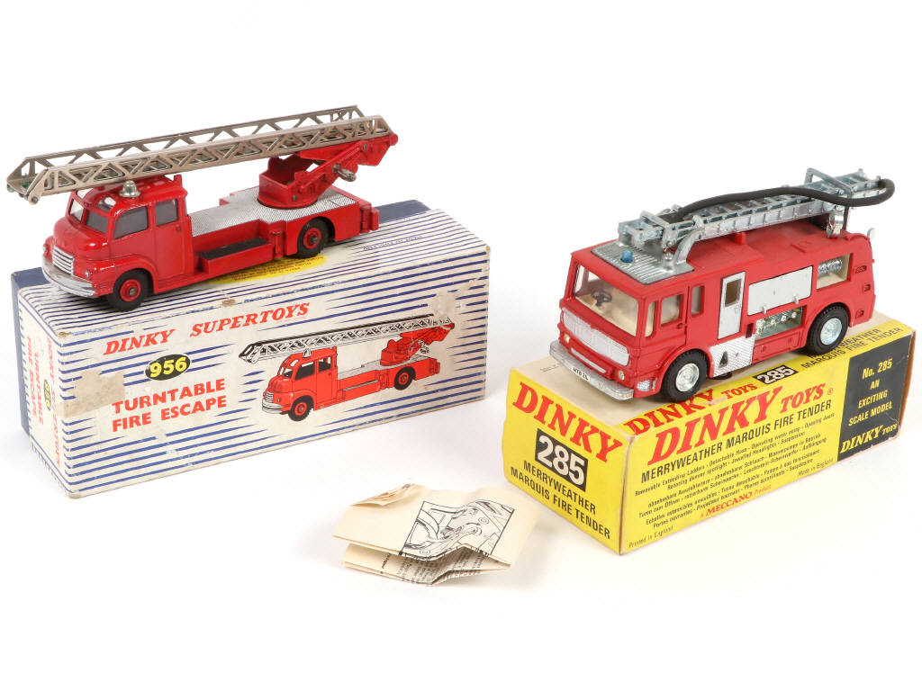 Lot 250 - DINKY TOYS (GB) (2)