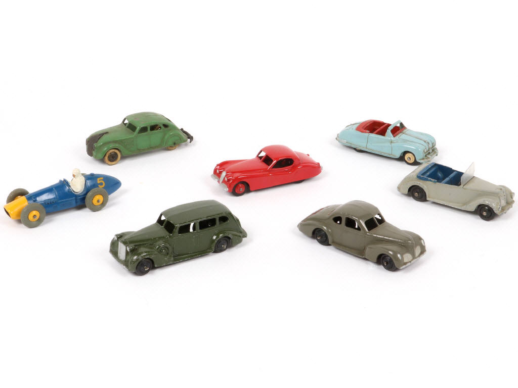 Lot 266 - DINKY TOYS (GB) (7)