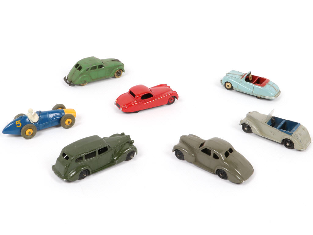 Lot 266 - DINKY TOYS (GB) (7)