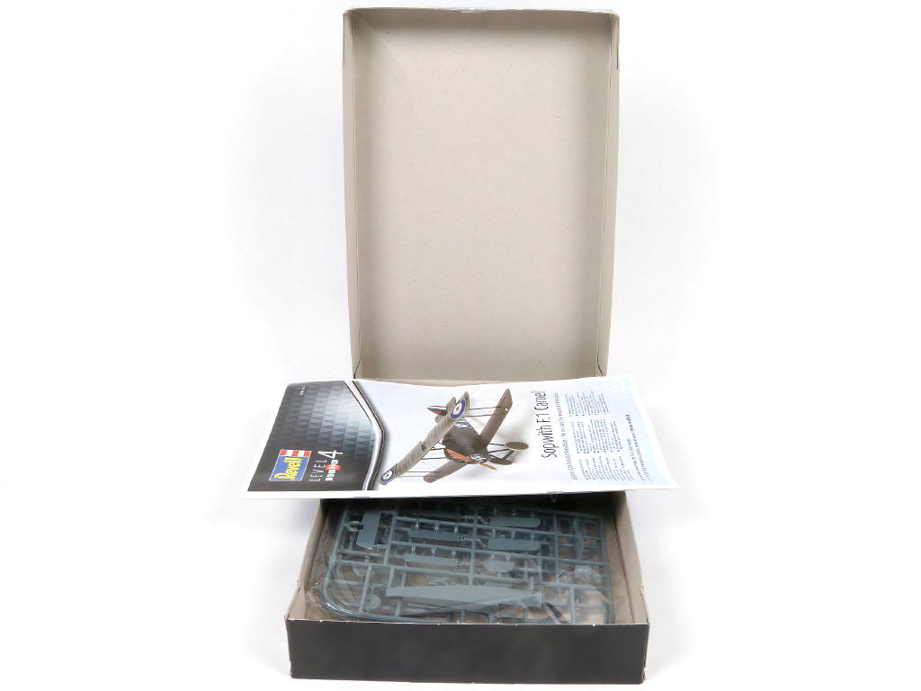 Lot 10 - REVELL (USA) (6)