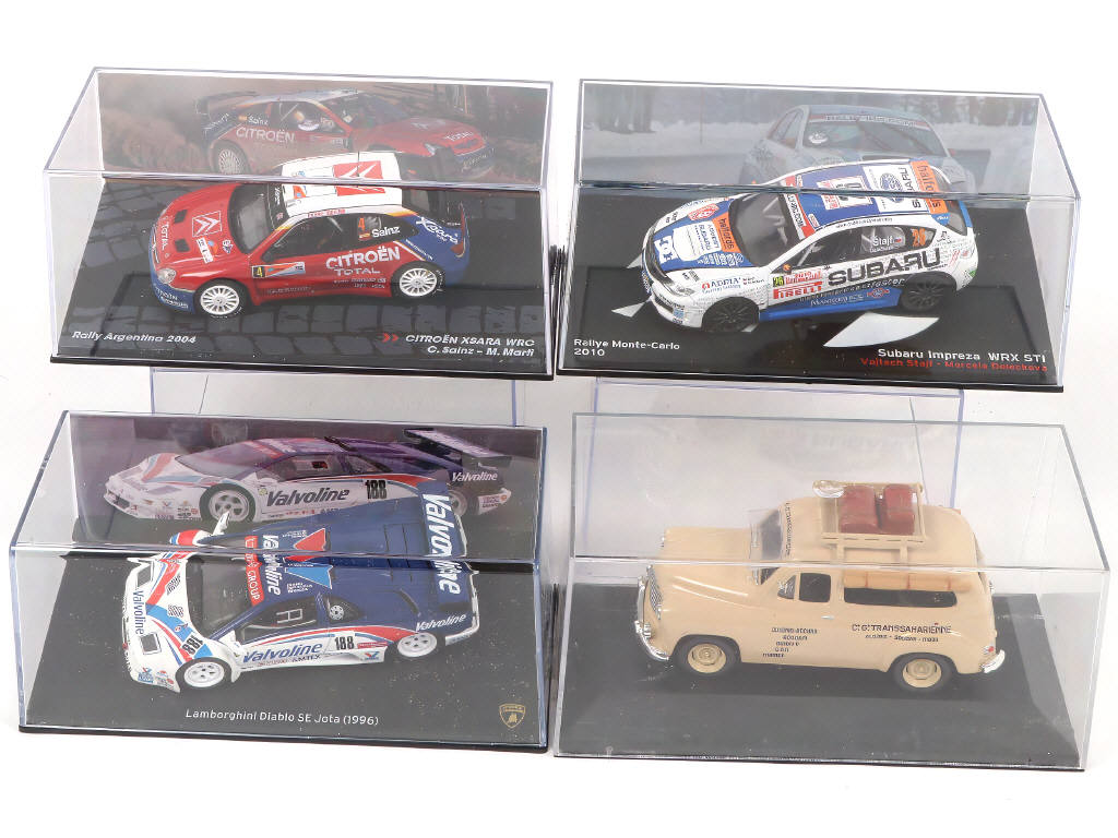 Lot 53 - DIVERS (12)