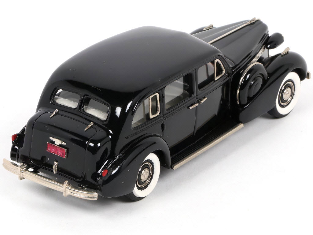 Lot 145 - BROOKLIN MODELS (GB) (1)