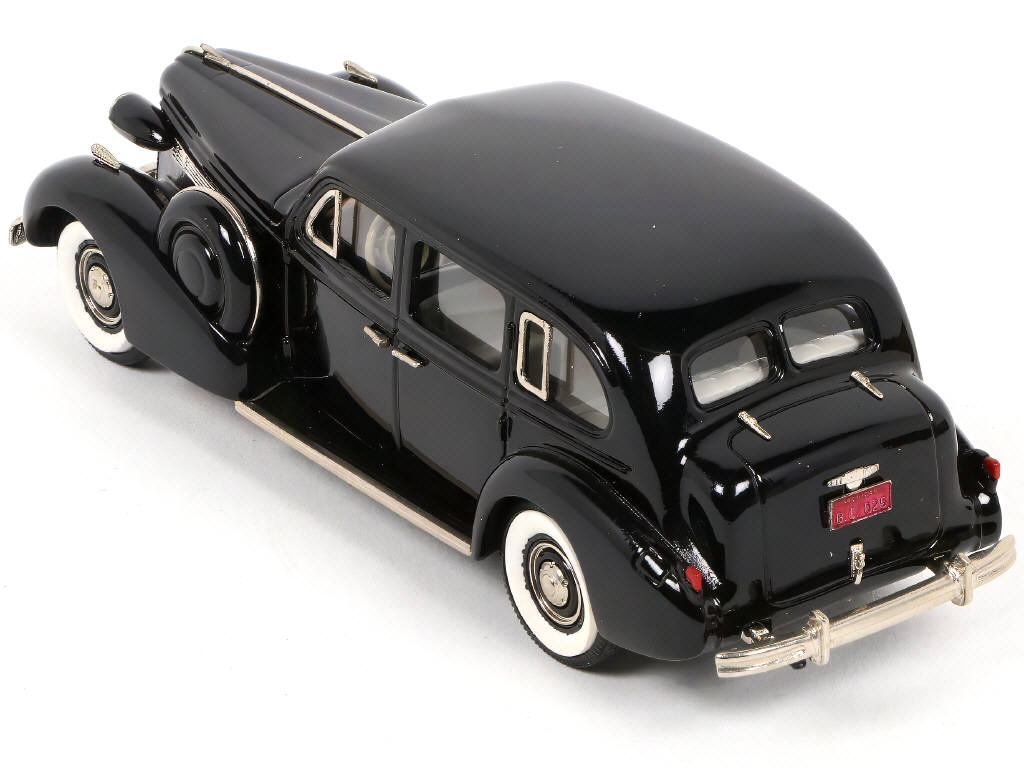 Lot 145 - BROOKLIN MODELS (GB) (1)