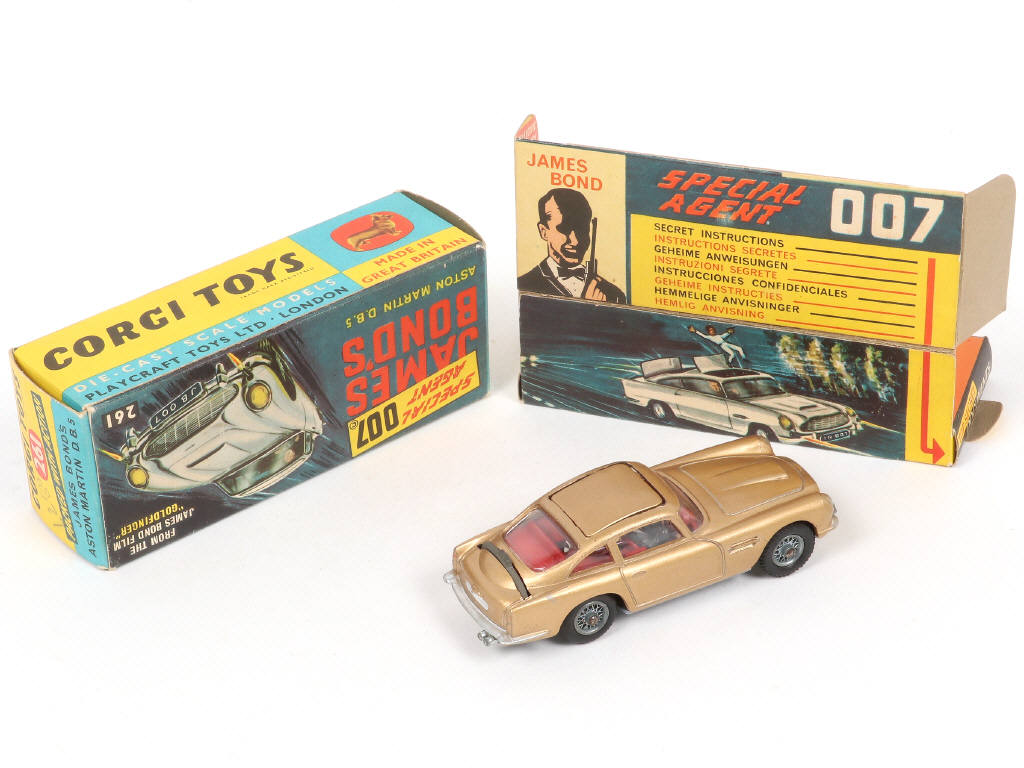 Lot 151 - CORGI TOYS (GB) (1)