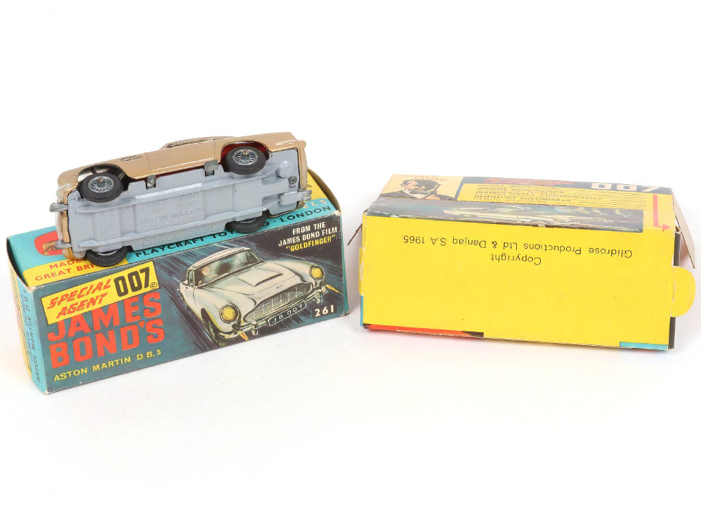 Lot 151 - CORGI TOYS (GB) (1)