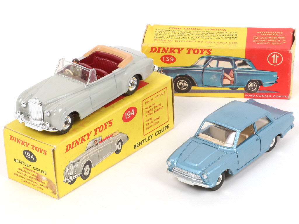 Lot 245 - DINKY TOYS (GB) (2)