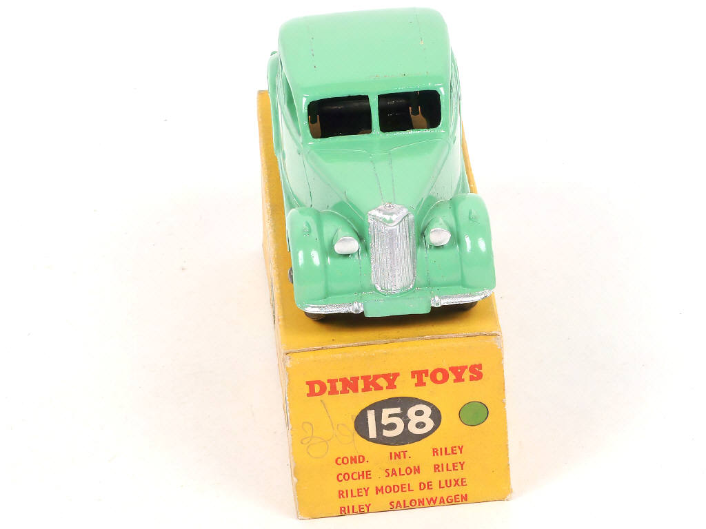 Lot 235 - DINKY TOYS (GB) (1)