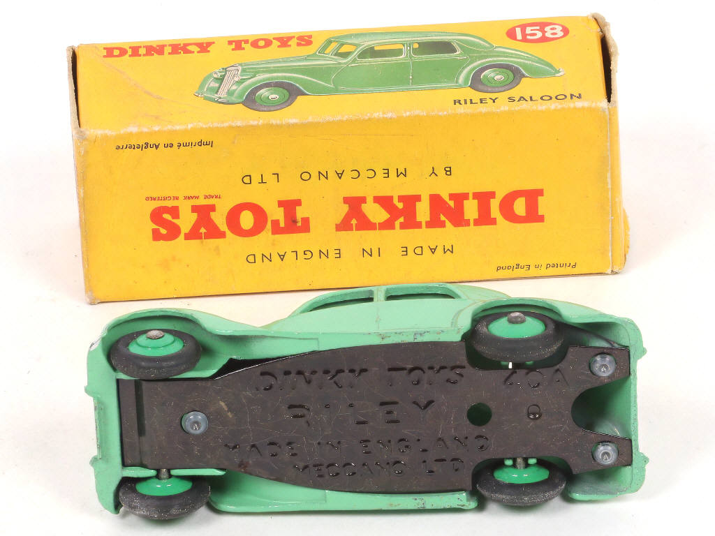 Lot 235 - DINKY TOYS (GB) (1)