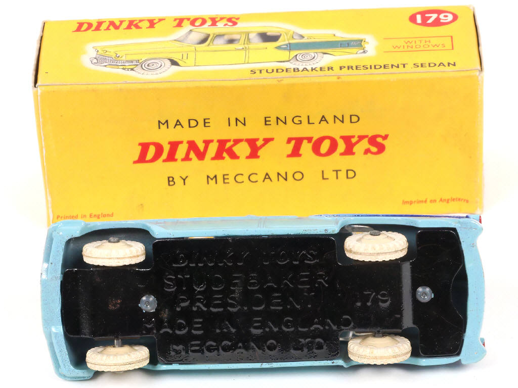 Lot 237 - DINKY TOYS (GB) (1)