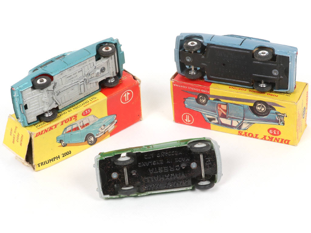 Lot 258 - DINKY TOYS (GB) (3)