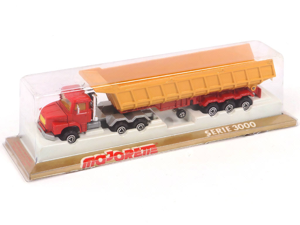 Lot 213 - MAJORETTE (FRANCE) (1)