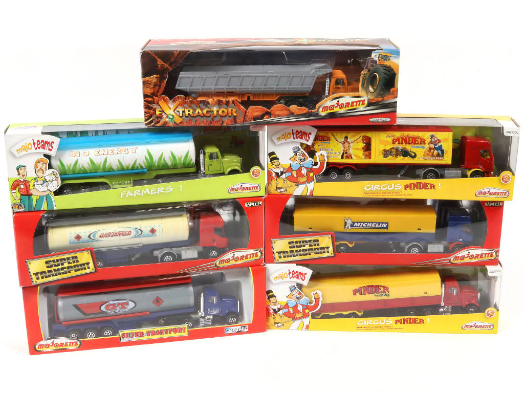 Lot 221 - MAJORETTE (FRANCE) (7)