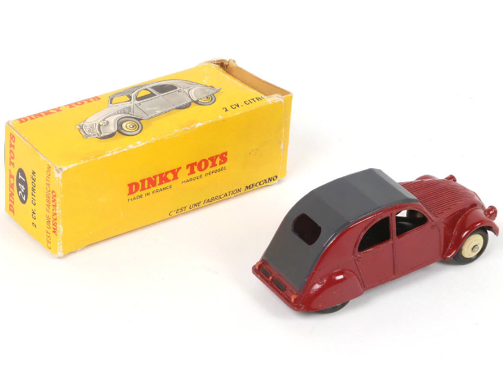 Lot 278 - DINKY TOYS (FRANCE) (1)