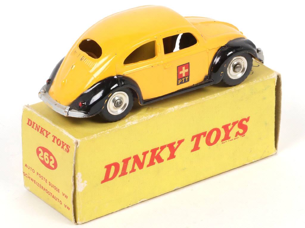 Lot 241 - DINKY TOYS (GB) (1)