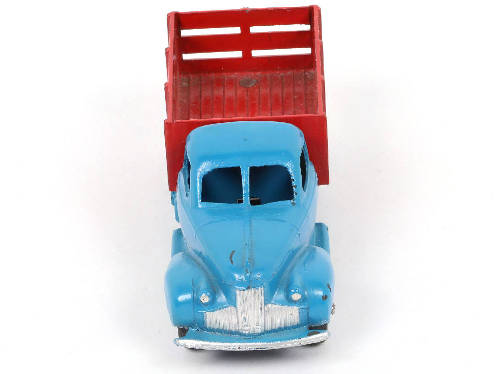 Lot 264 - DINKY TOYS (FRANCE) (1)
