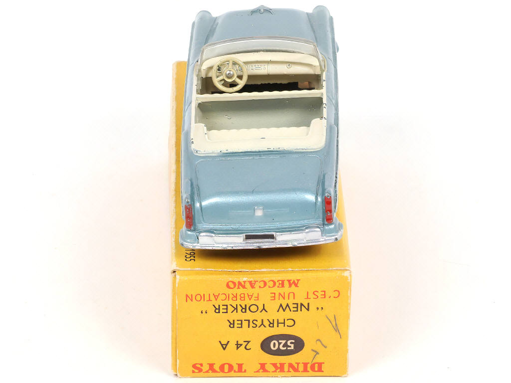 Lot 282 - DINKY TOYS (FRANCE) (1)