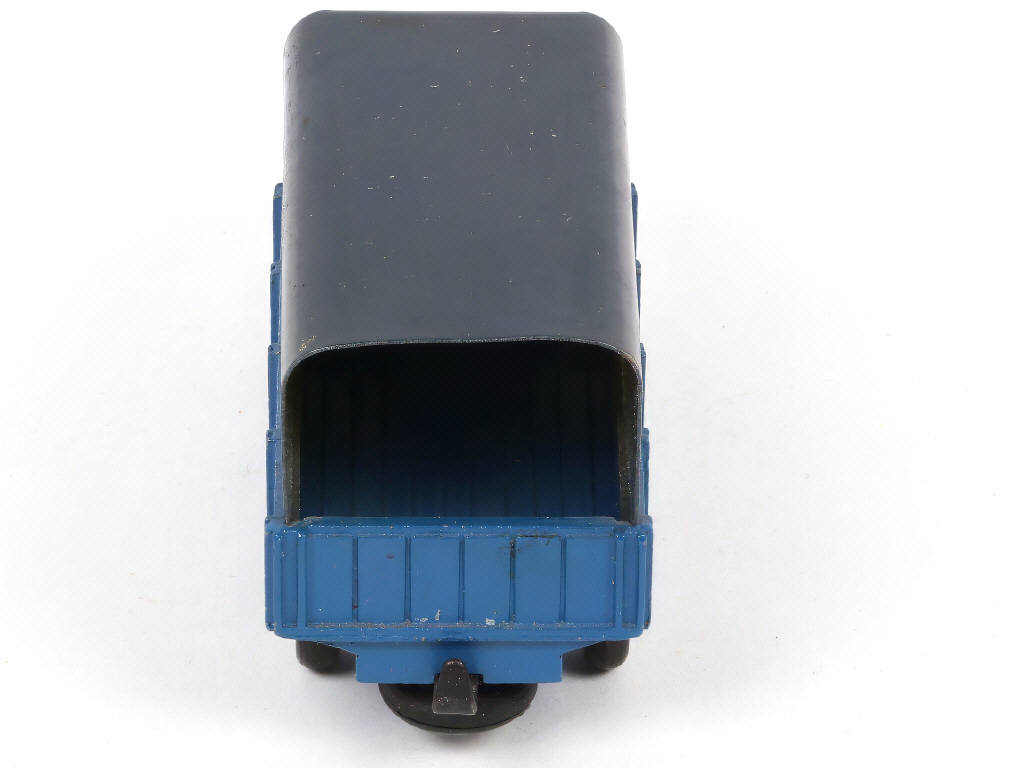 Lot 263 - DINKY TOYS (FRANCE) (1)