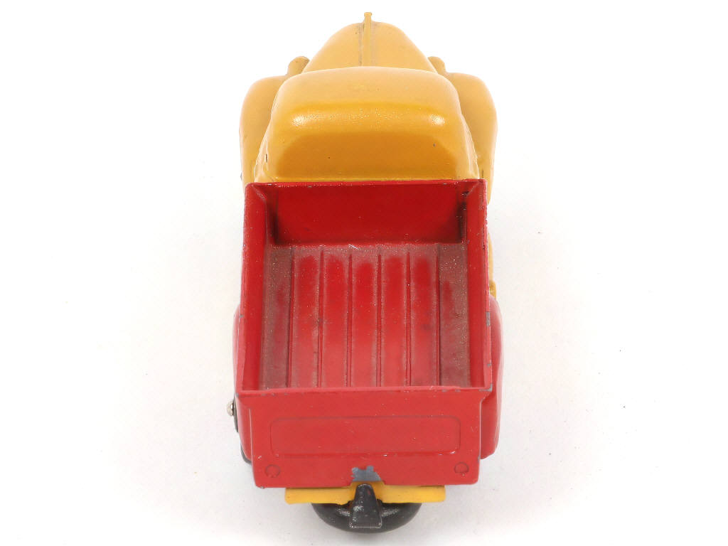 Lot 268 - DINKY TOYS (FRANCE) (1)