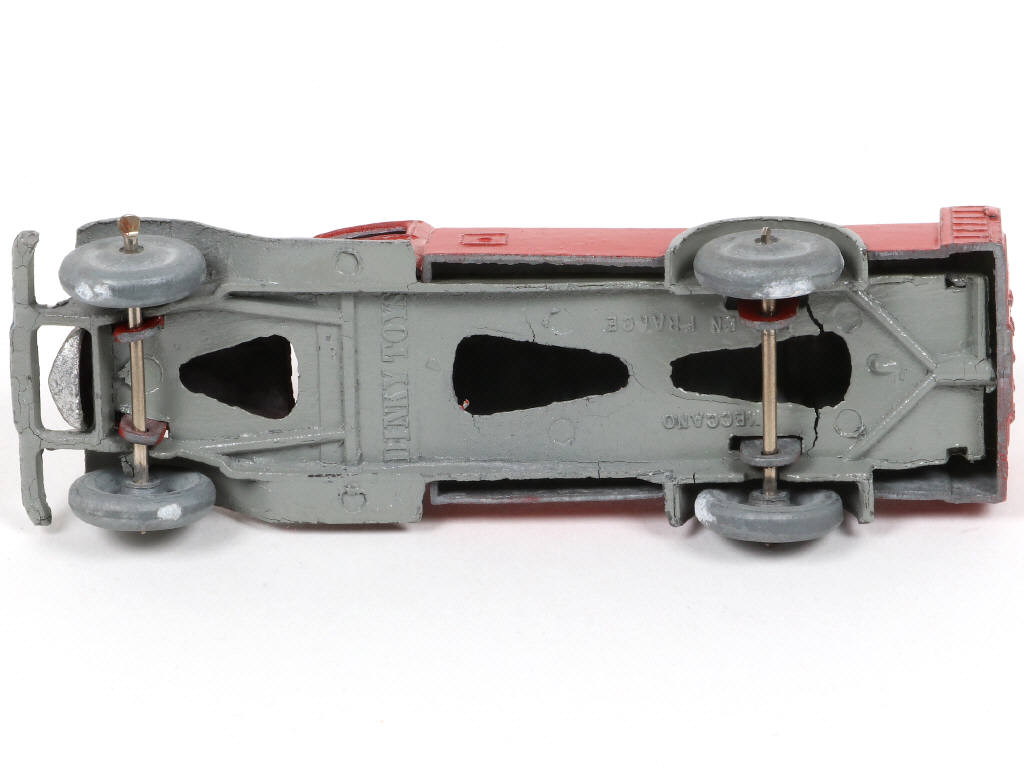 Lot 259 - DINKY TOYS (FRANCE) (1)