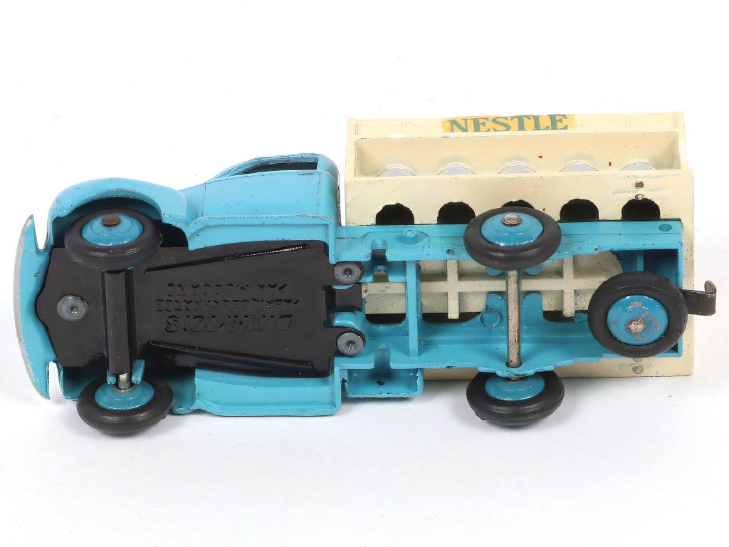 Lot 323 - DINKY TOYS (FRANCE) (1)