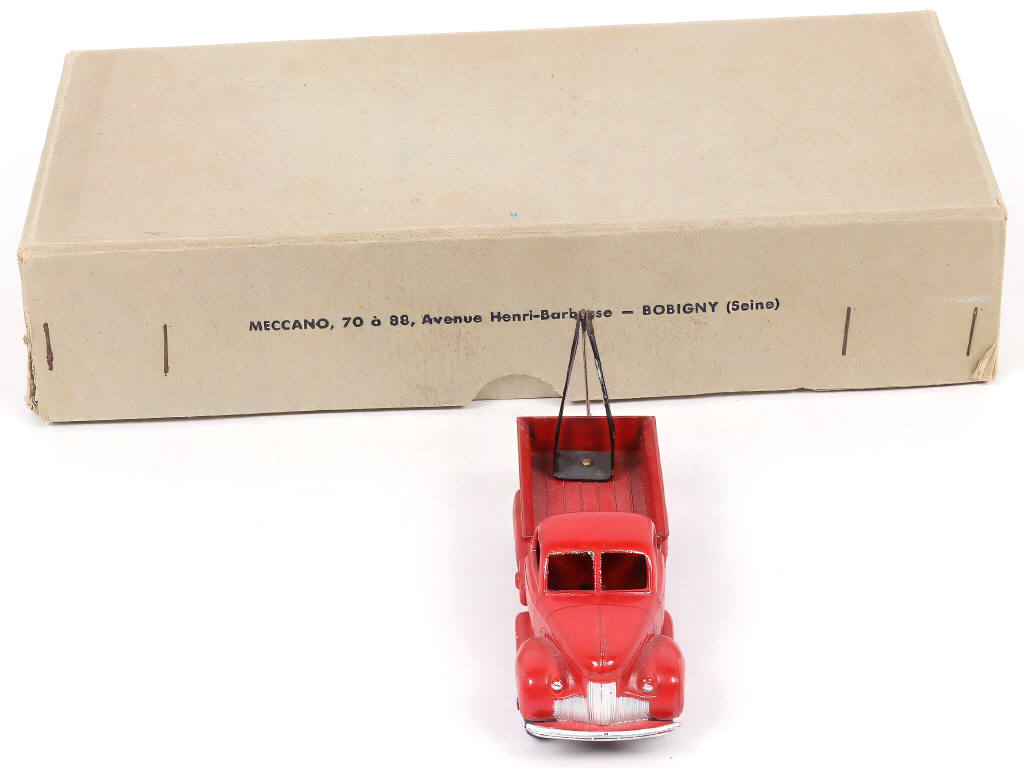 Lot 270 - DINKY TOYS (FRANCE) (2)