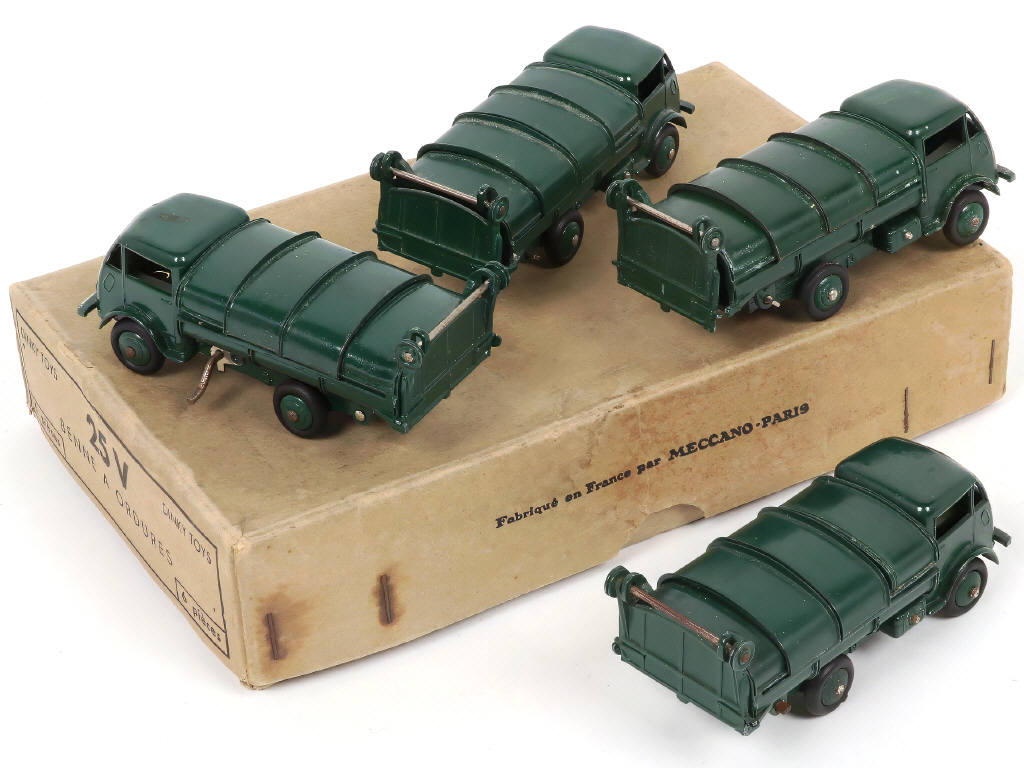 Lot 321 - DINKY TOYS (FRANCE) (1)