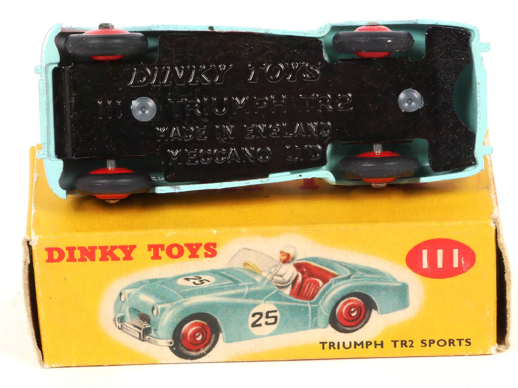 Lot 235 - DINKY TOYS (GB) (1)