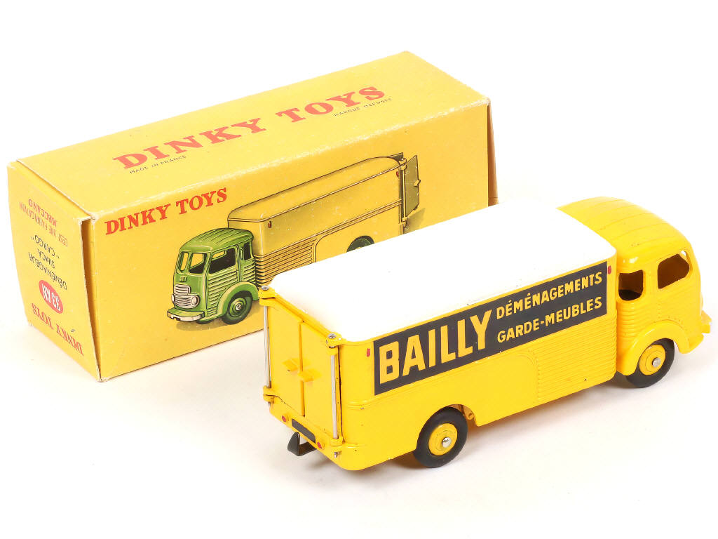 Lot 331 - DINKY TOYS (FRANCE) (1)