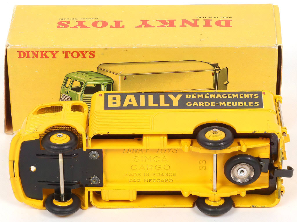 Lot 331 - DINKY TOYS (FRANCE) (1)