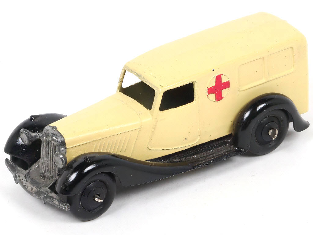 Lot 227 - DINKY TOYS (GB) (1)