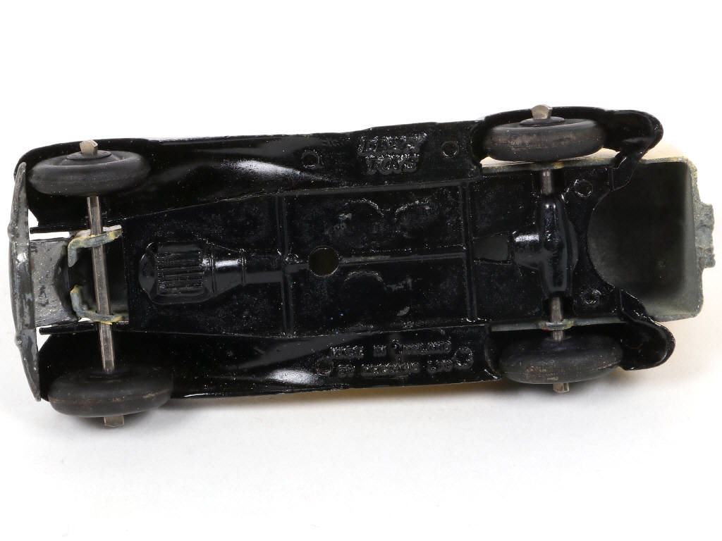 Lot 227 - DINKY TOYS (GB) (1)