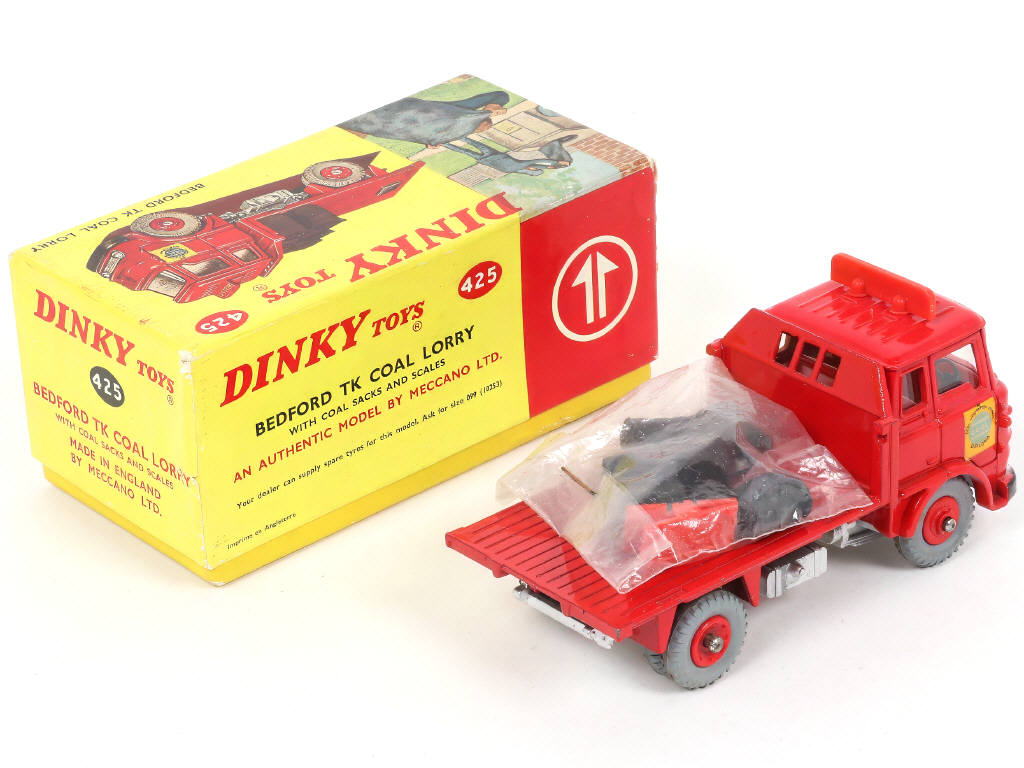 Lot 246 - DINKY TOYS (GB) (1)