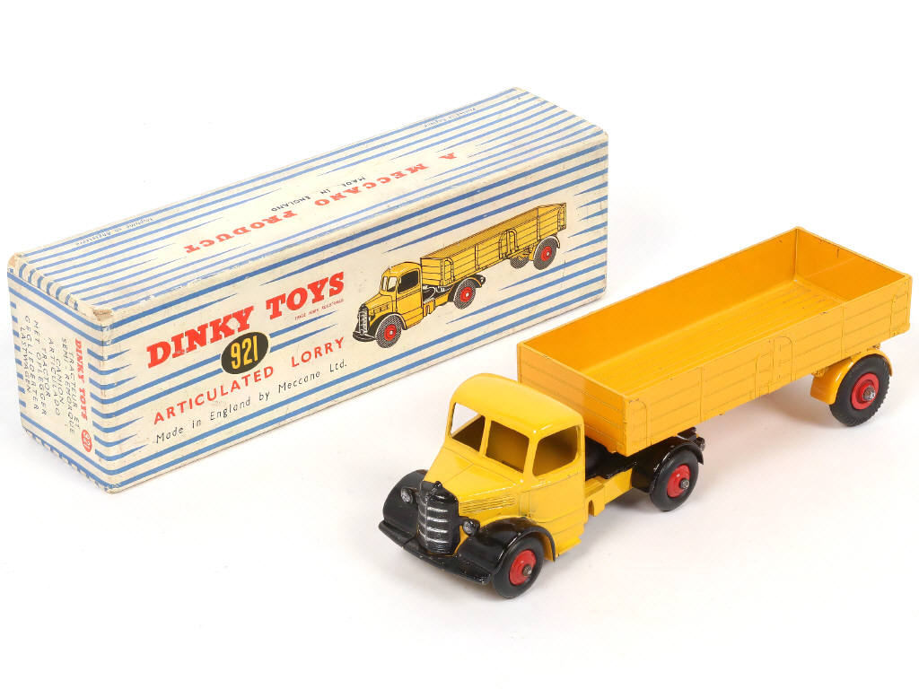 Lot 248 - DINKY TOYS (GB) (1)